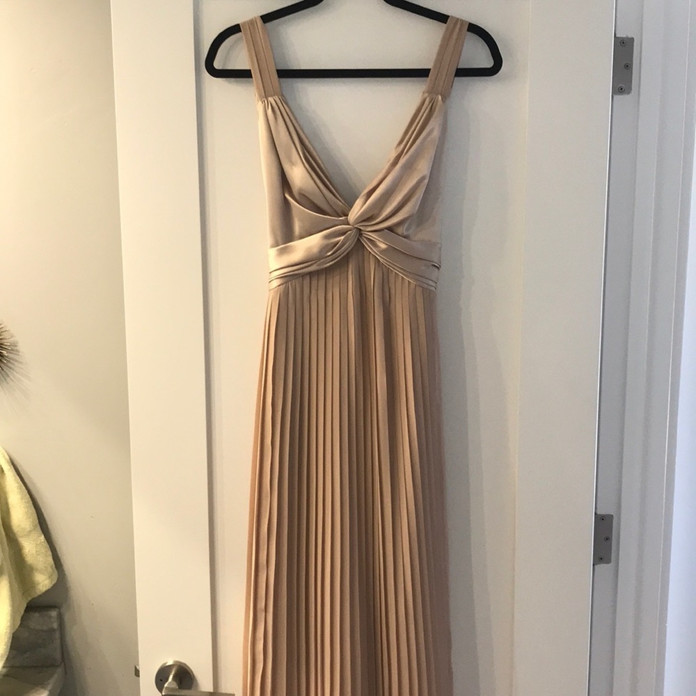 Bari Jay bridesmaid dress size 12 fits size 10-12